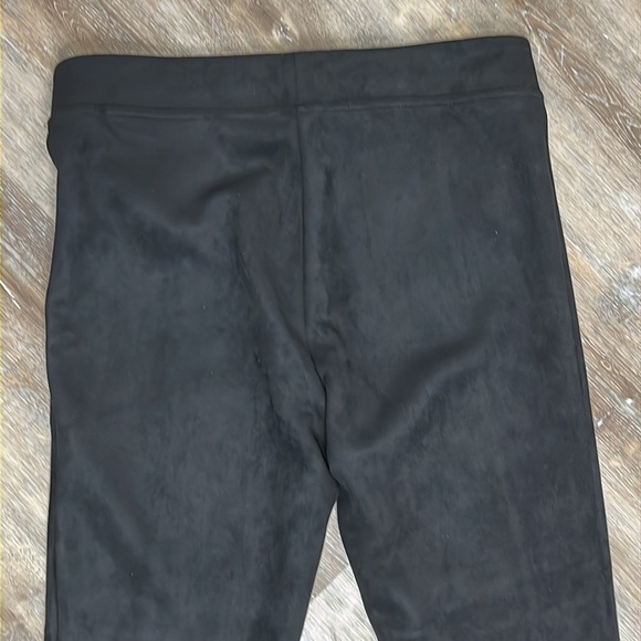 Andrew Marc Faux Suede Pull On Pants High Waist Black Stretch Womens Size Medium - Picture 2 of 13